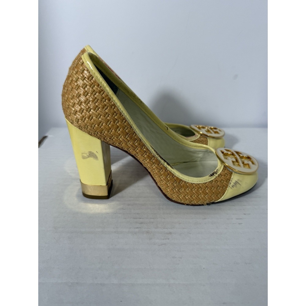Tory Burch Rafia Pumps Yellow Patent Cap Toe Logo‎ Medallion Block Heel - Picture 5 of 9